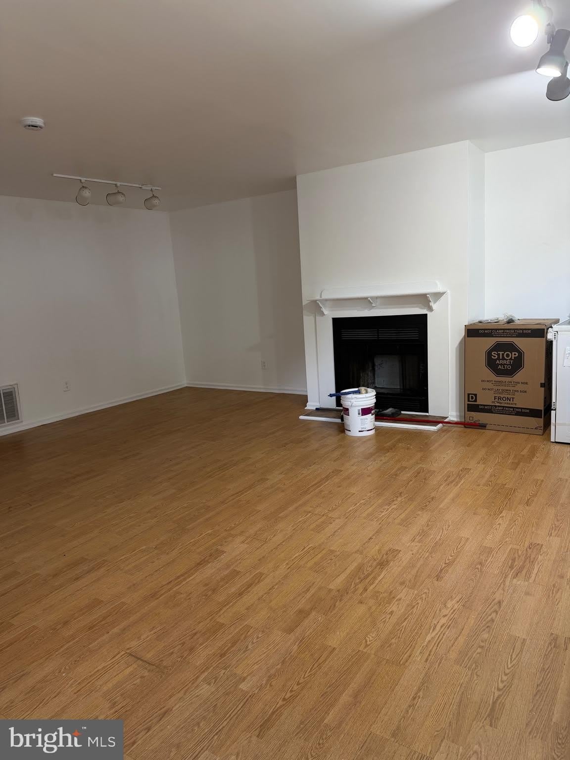 1806 HUNTINGDON Mews – photo 3