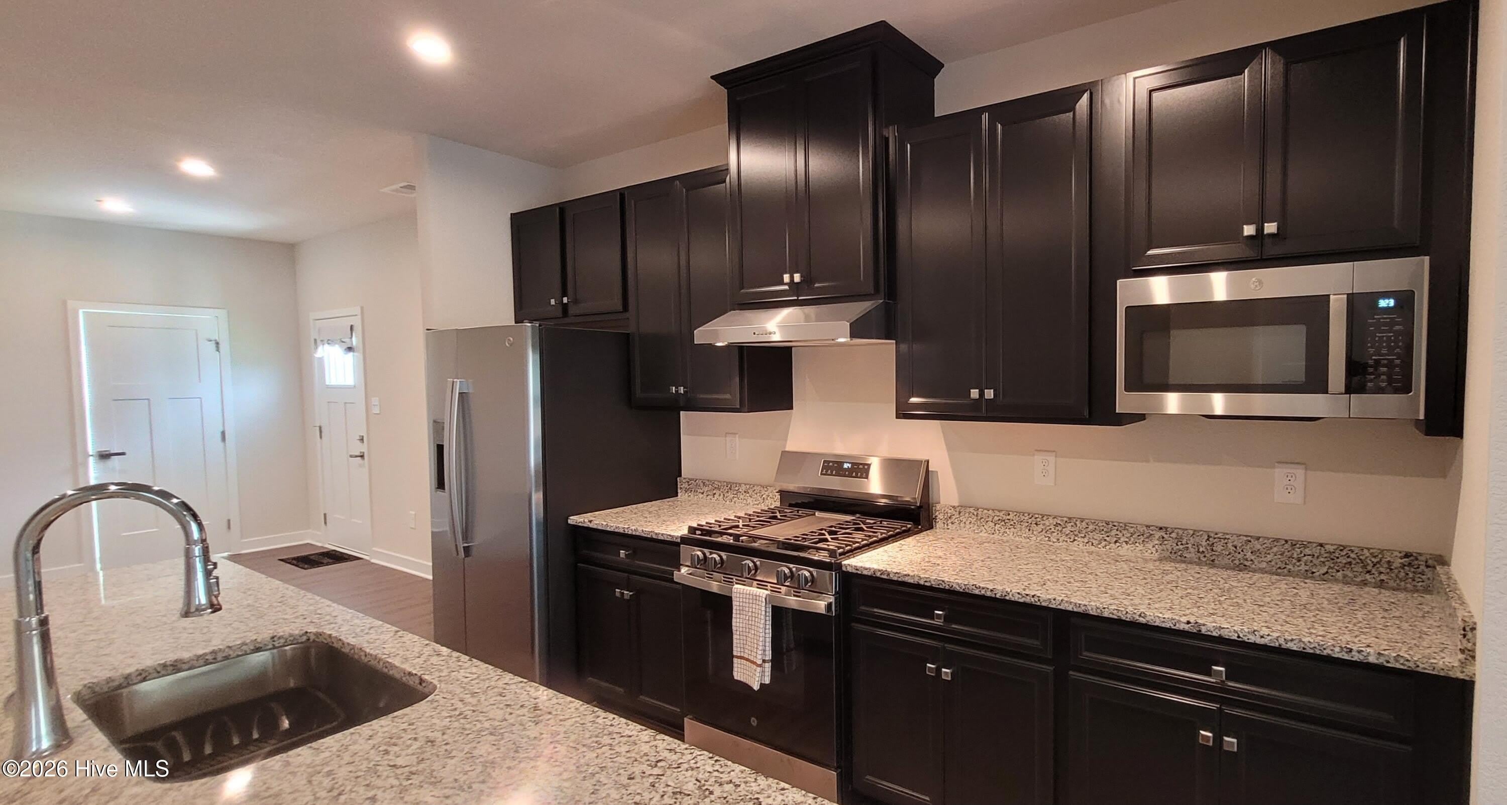 306 Spinnaker Street – photo 3