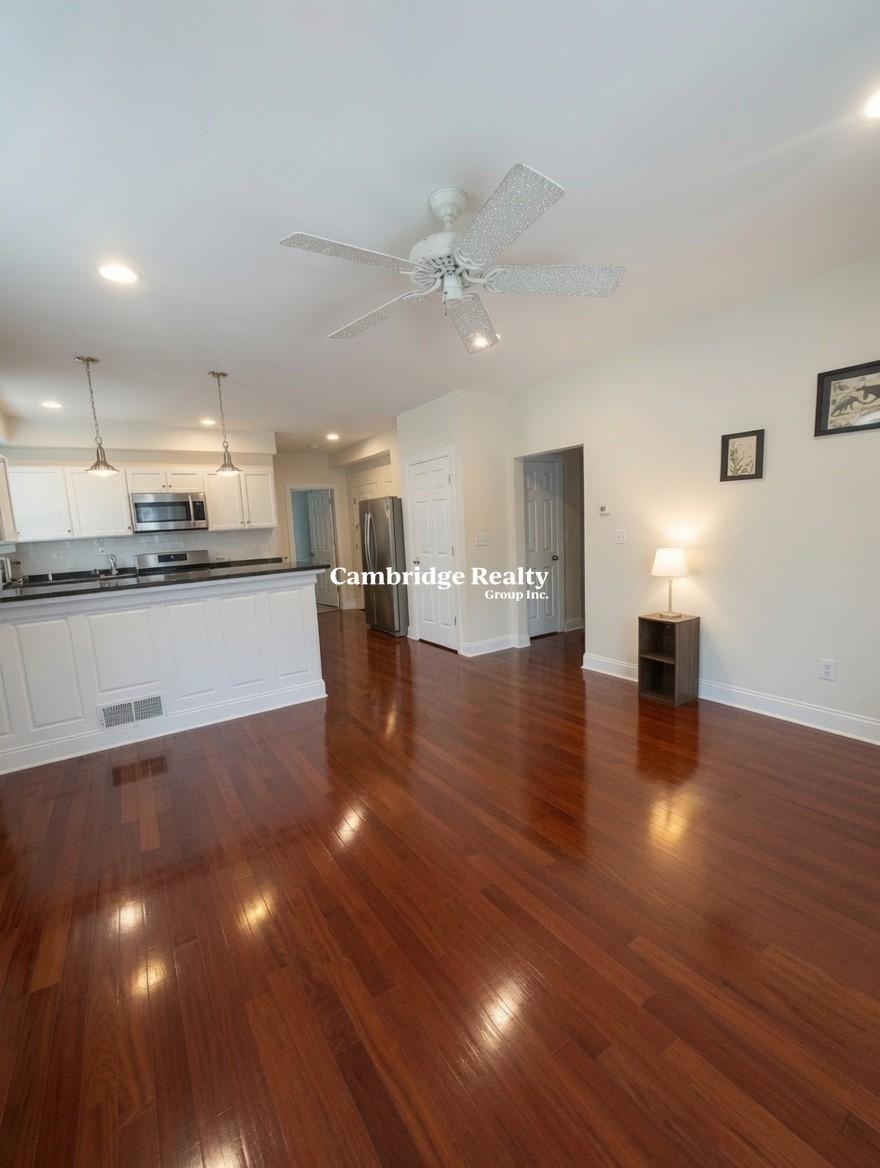 14 Duval St. – photo 2