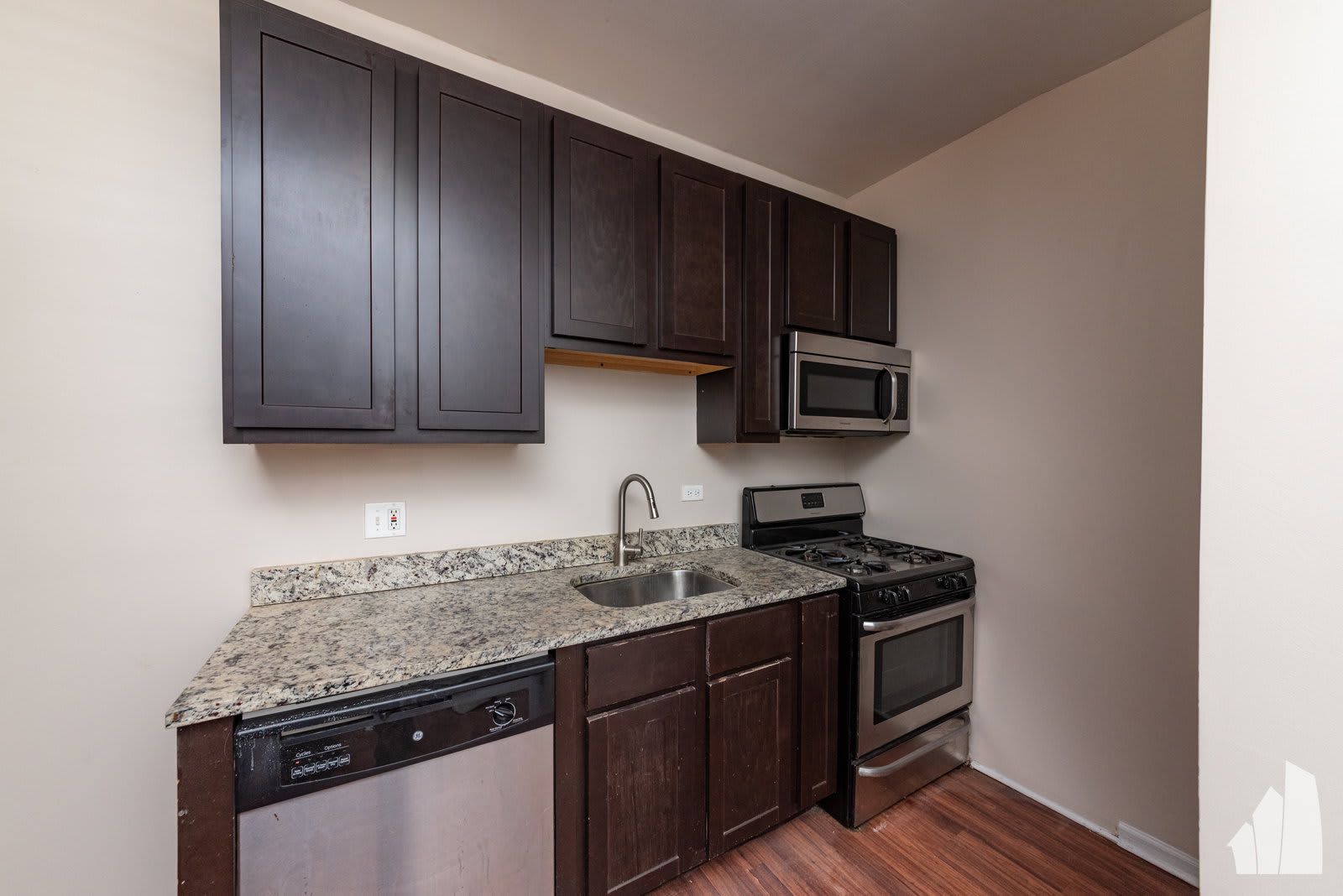3751 West Sunnyside Avenue – photo 2