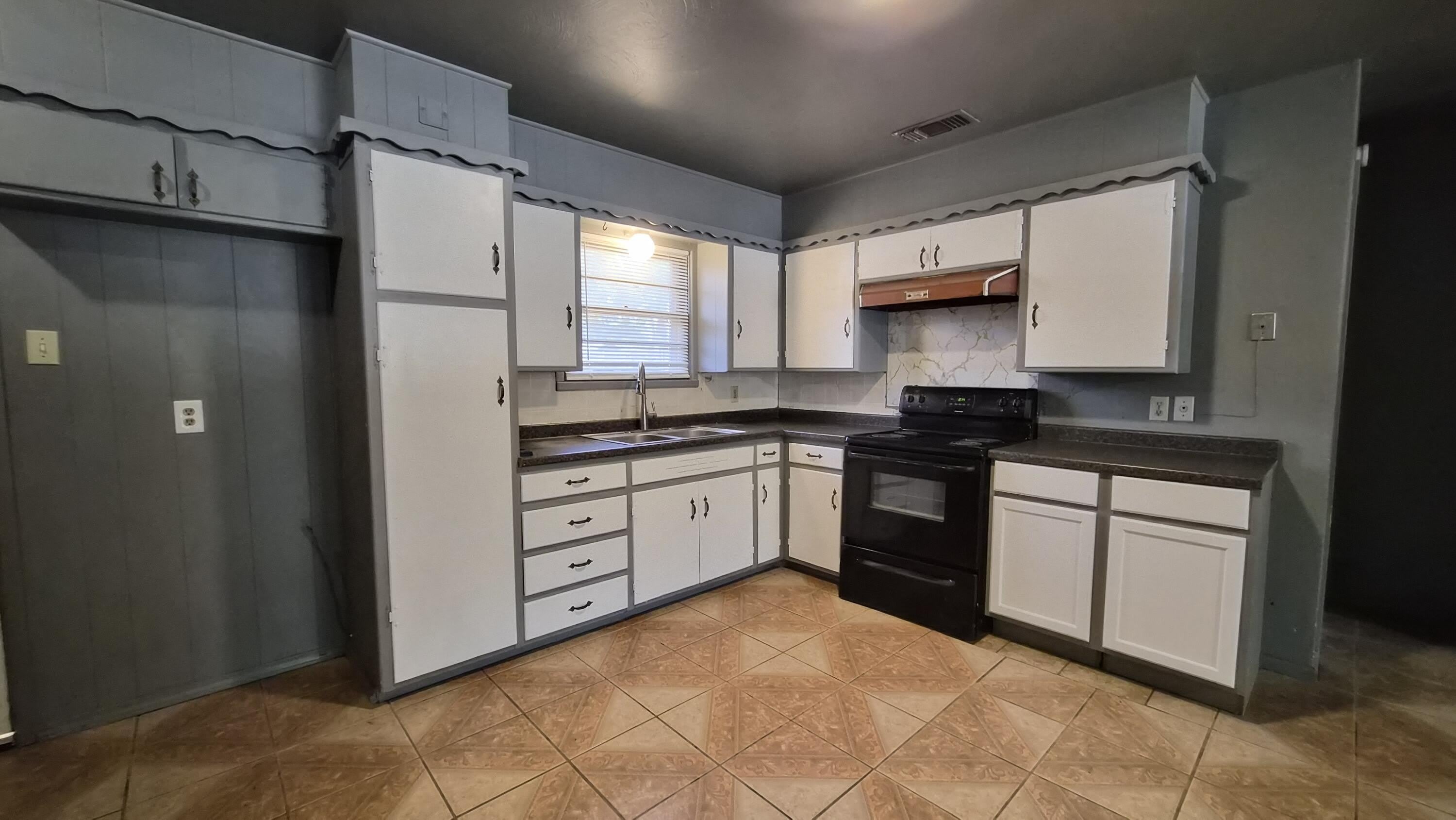 6108 Ave W – photo 3
