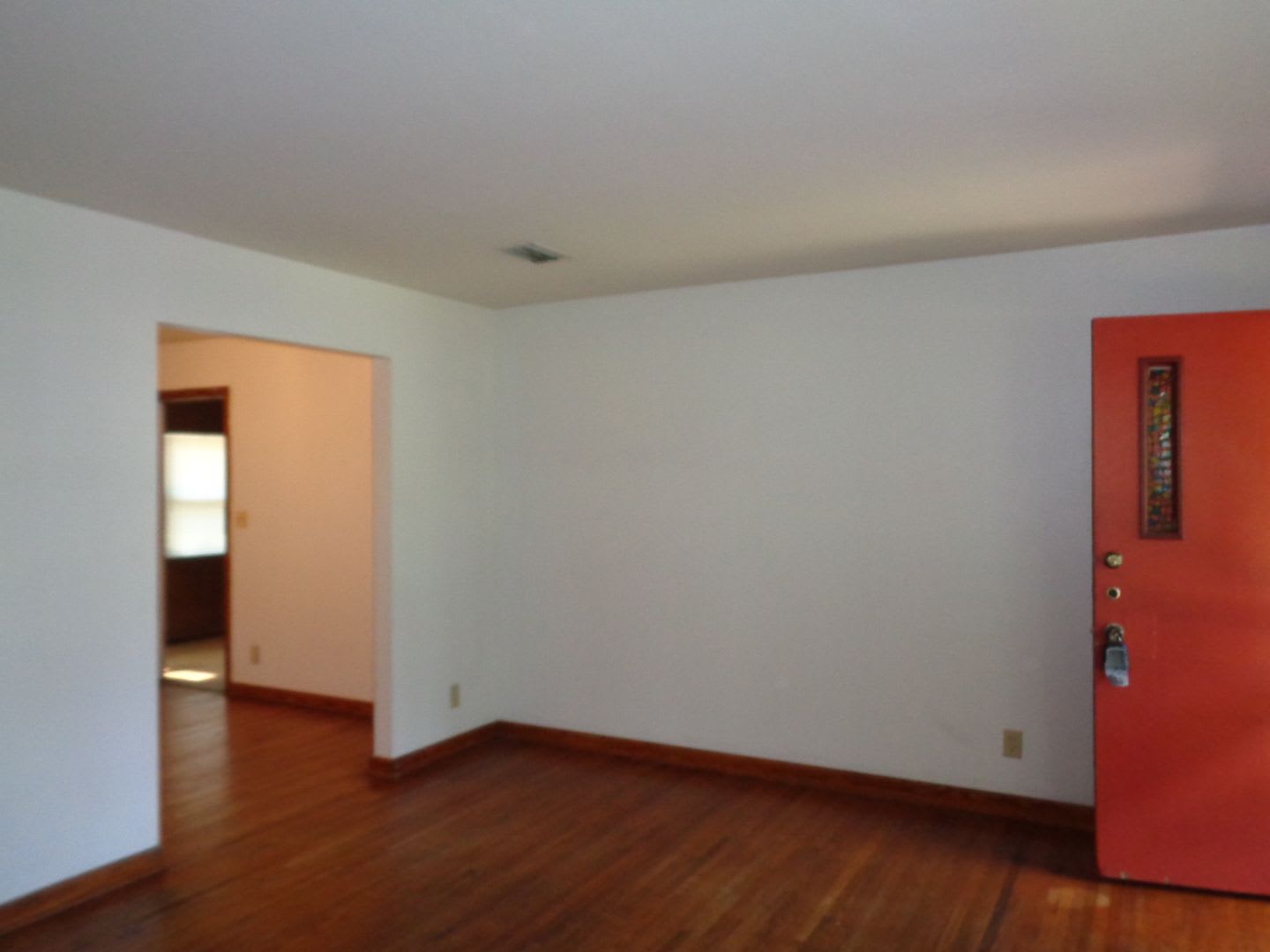 Beautiful Move In Ready Home With Bonus Room – photo 4