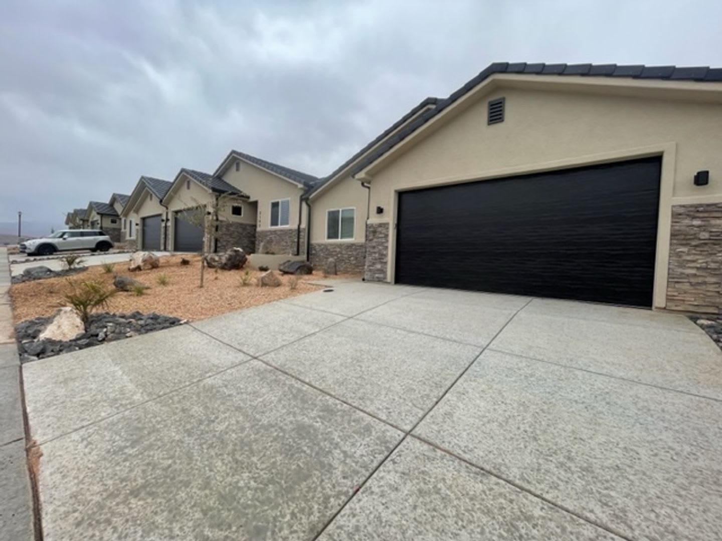 Hurricane Town Home! VIEWS FOR DAYS!! – photo 1