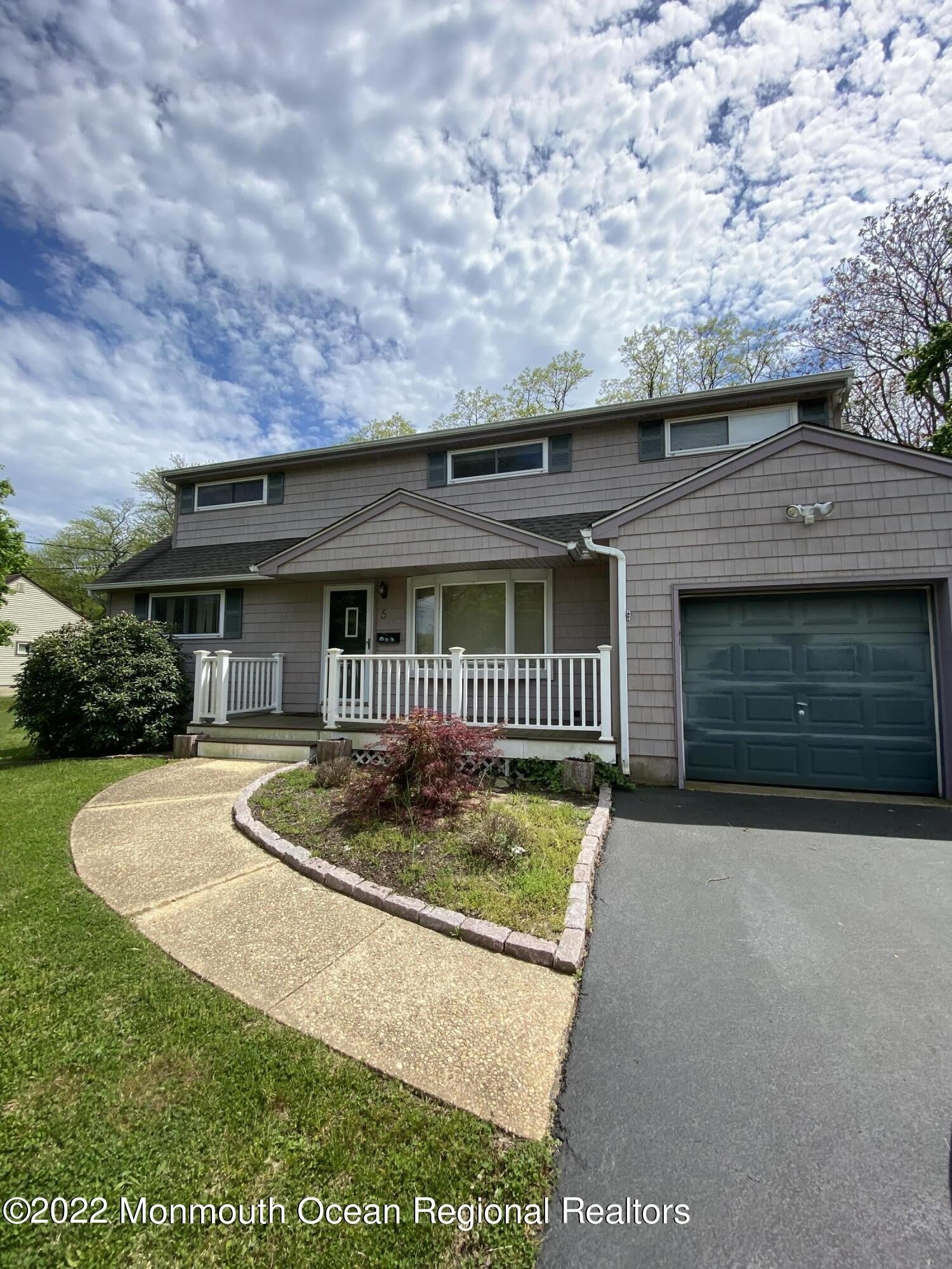 5 Carole Drive – photo 1