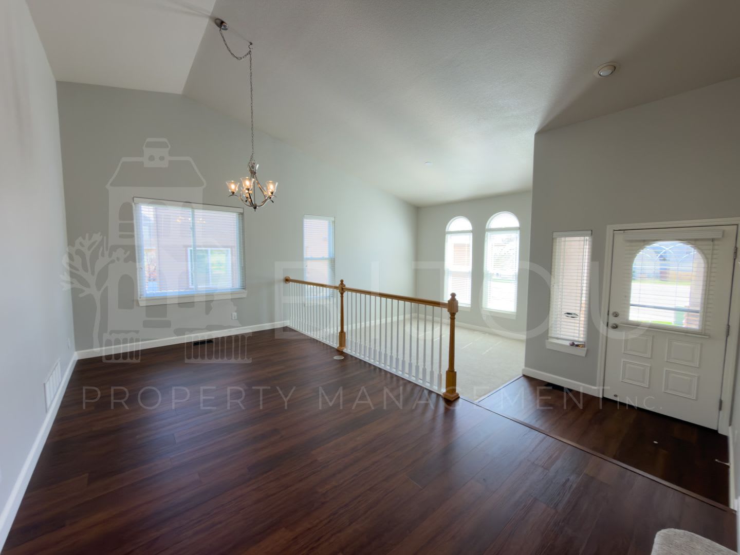 Beautiful 5 Bedroom Home Featuring Pikes Peak Views Finished Basement Private Backyard – photo 4