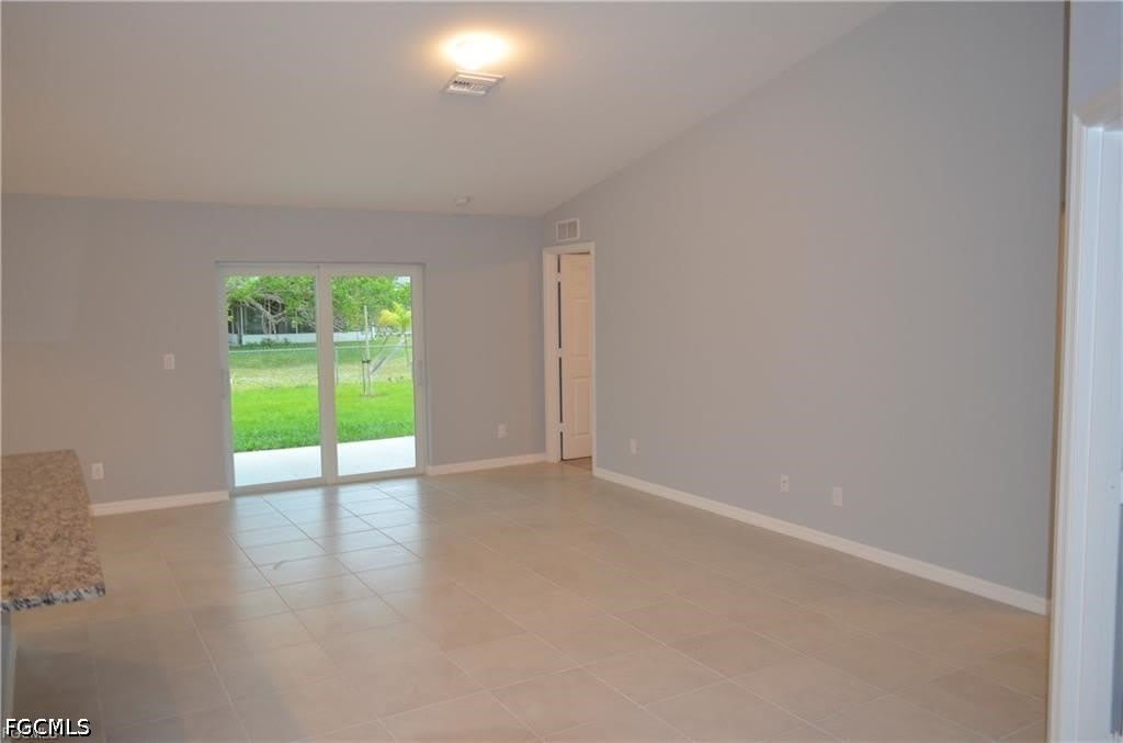 1127 NE 10th Street – photo 5