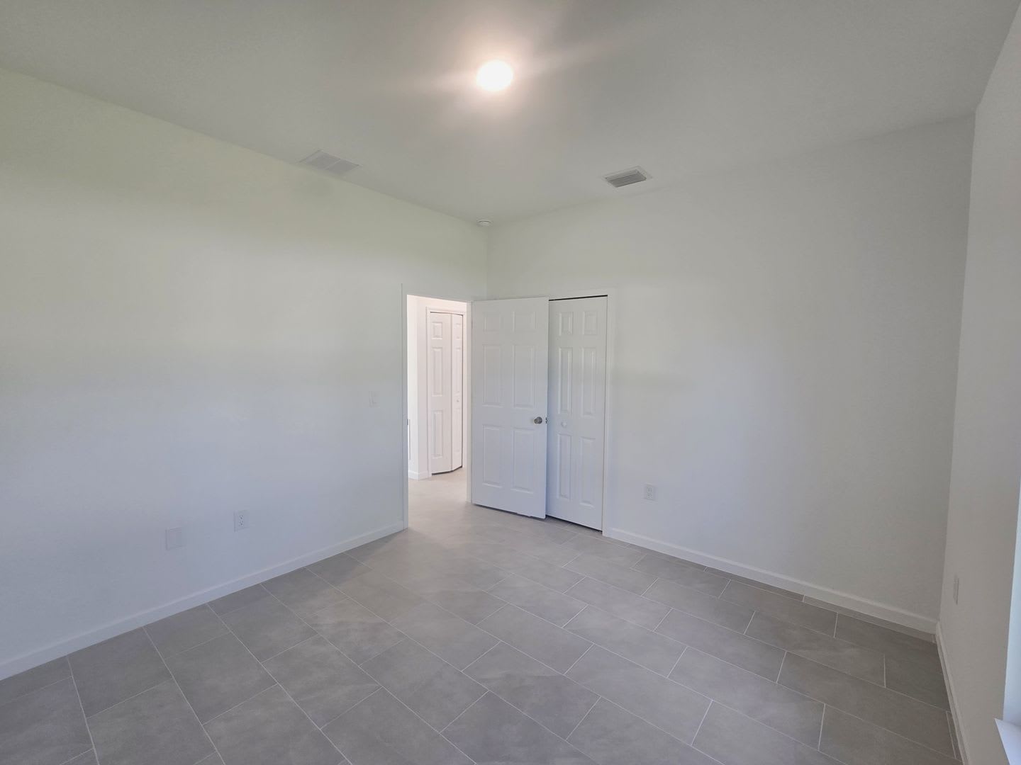 BRAND NEW 2 Bed- 2 Bath Pet-Friendly Retreat in Desirable Lake Placid! – photo 4