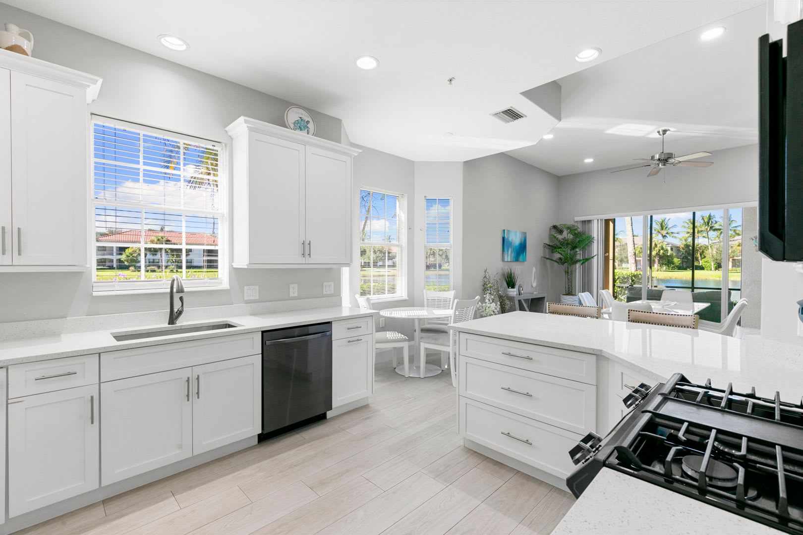 **STUNNING**FURNISHED ANNUAL OR SEASONAL RENTAL**FIDDLER'S CREEK**NOW AVAILABLE** – photo 4