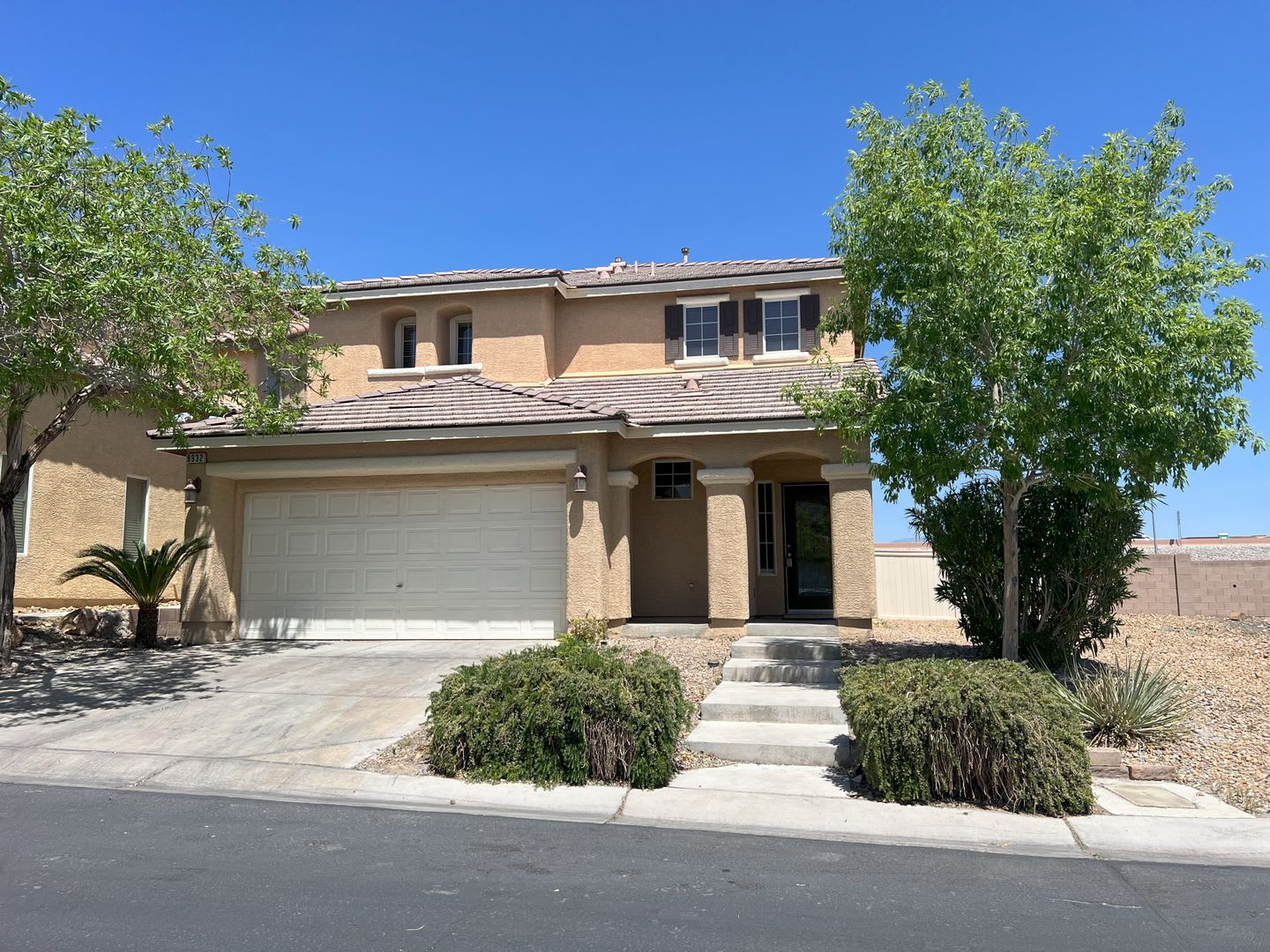 "Upgraded 3BR/2.5BA Corner-Lot Home w/ Loft – Quartz Throughout, Centennial Hills" – photo 3