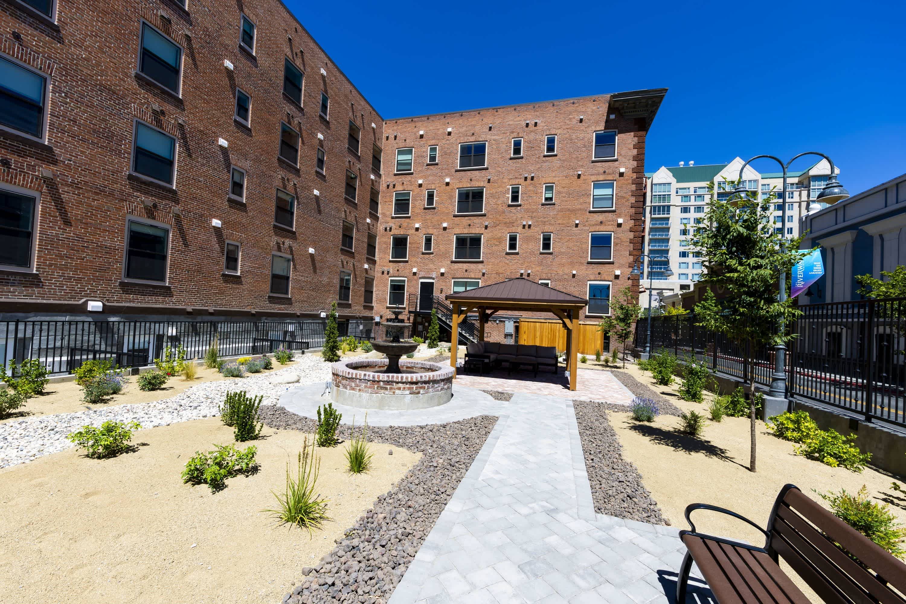 One18 West Street Residential – photo 2