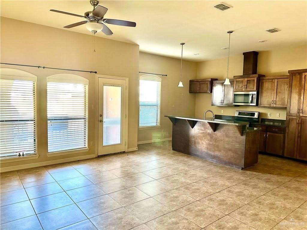 2715 Mimosa Street – photo 3