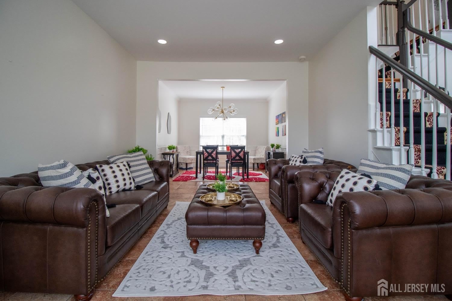 845 Woodbury Drive – photo 4