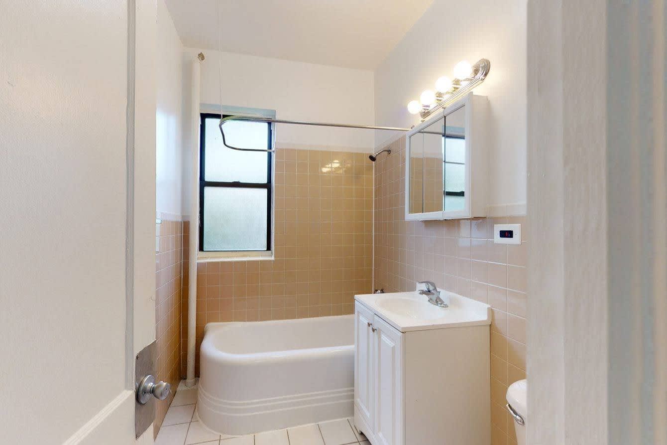 5416 S. Woodlawn Avenue – photo 5