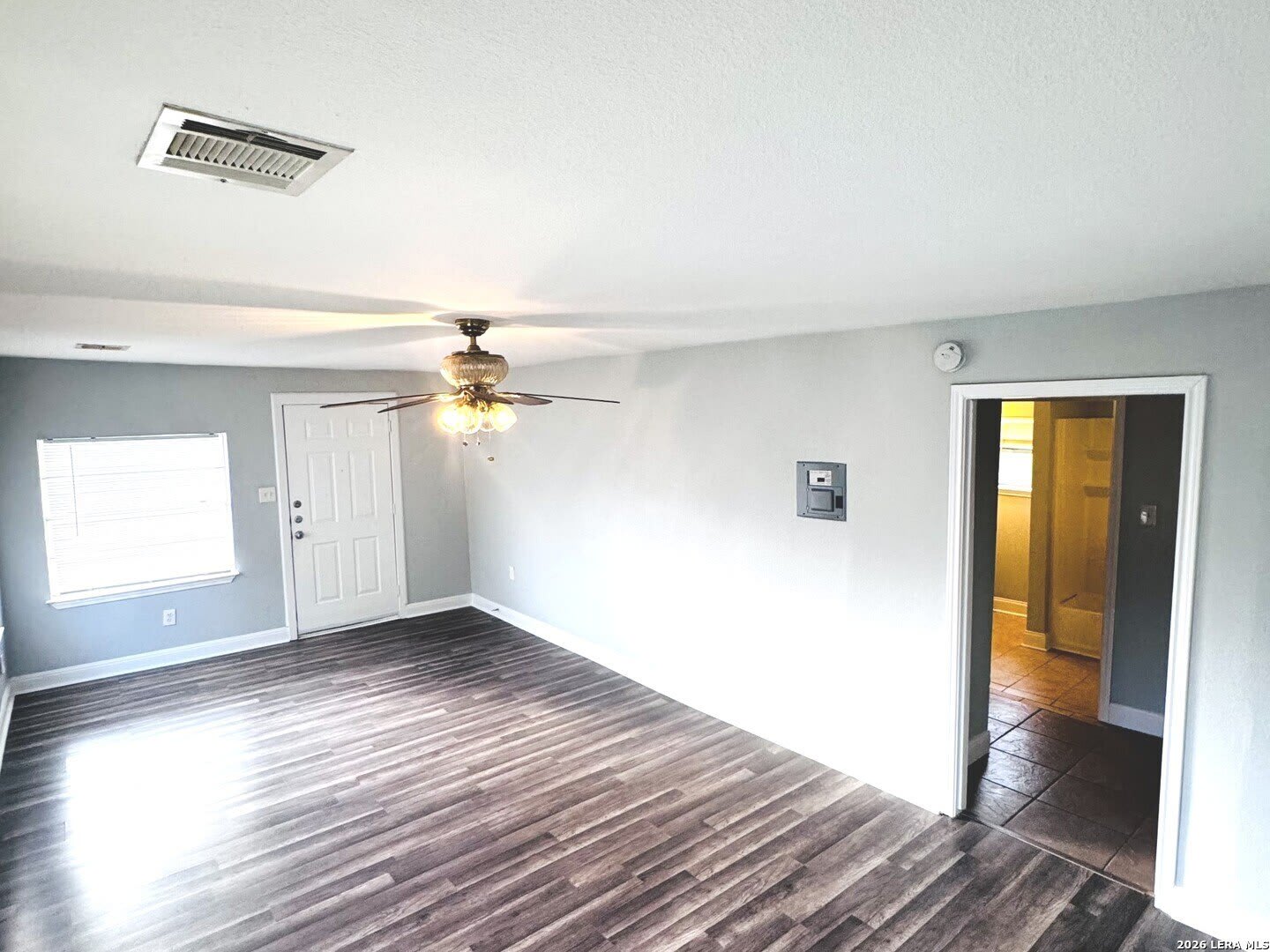 563 N SAN HORACIO AVE – photo 5