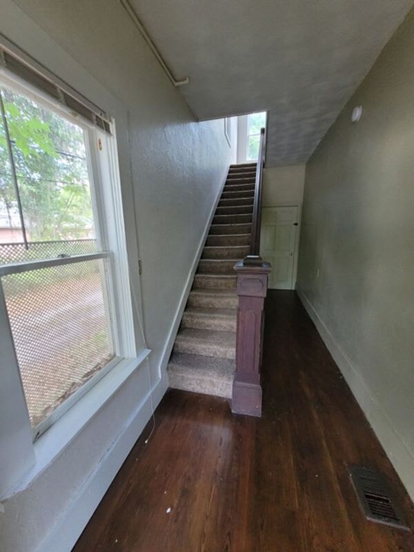 206 E Howry Ave – photo 4