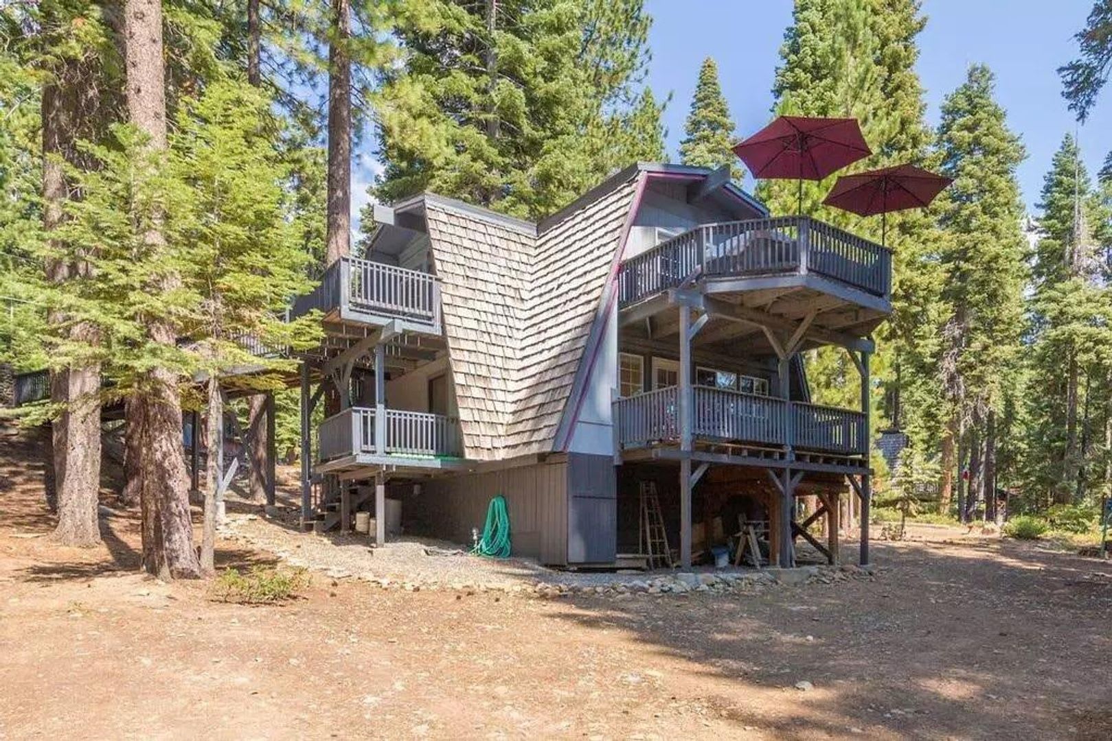SEASONAL LEASE: "Ski Bird's Paradise" 5 Bedrooms, Right in Agate Bay – photo 2