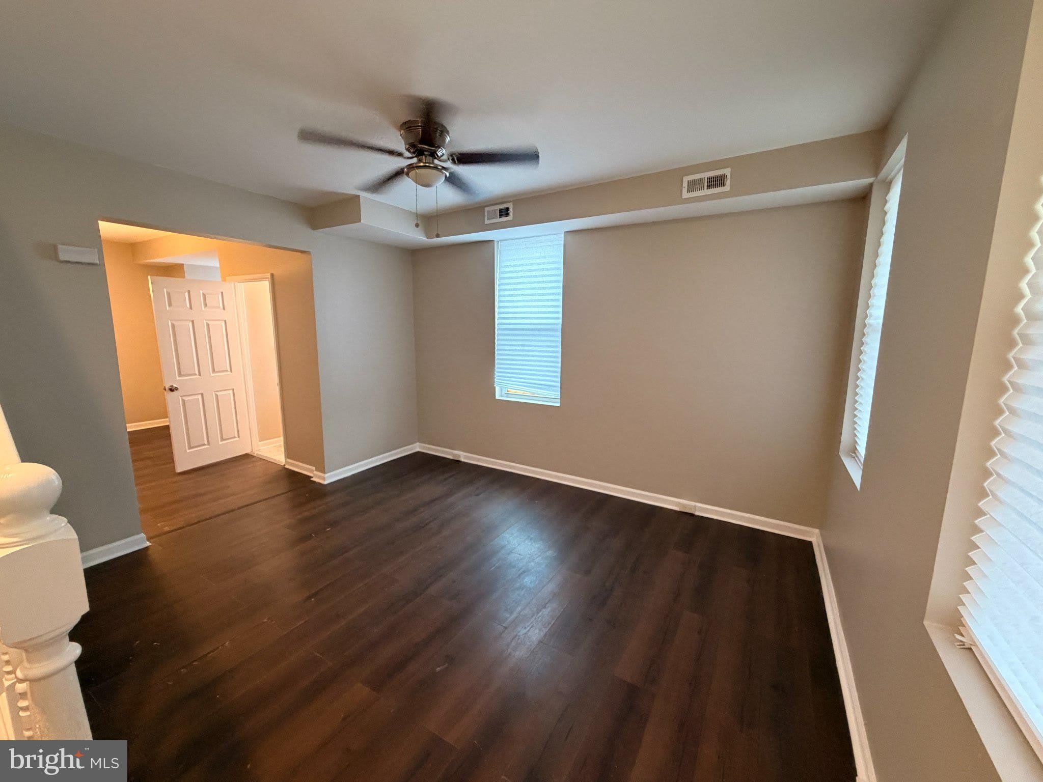 4924 CHALGROVE Avenue – photo 3