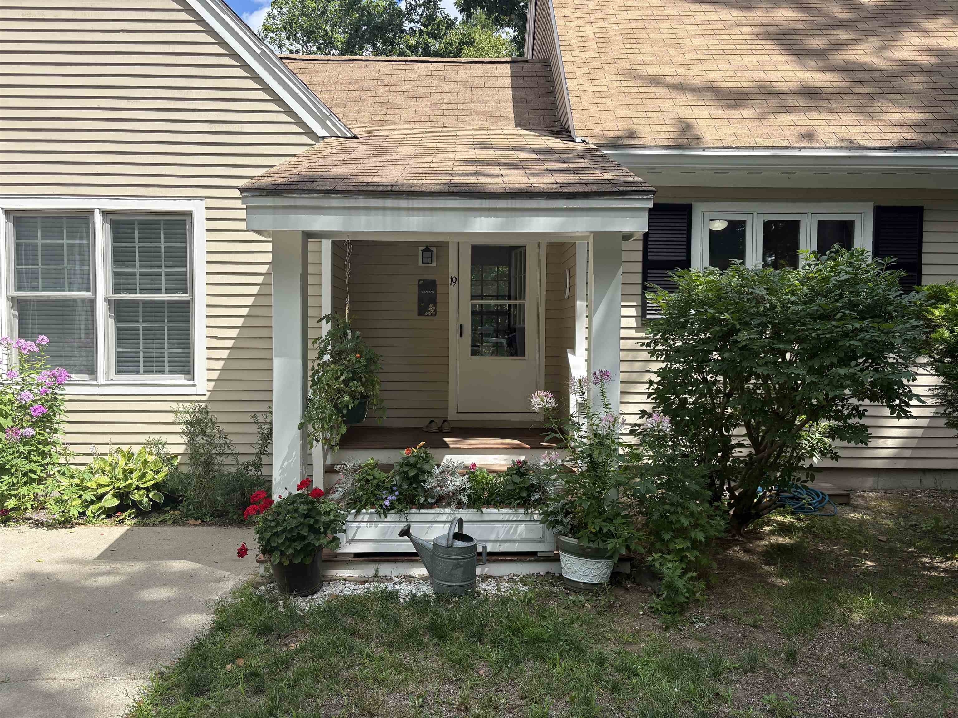 19 Cross Country Lane – photo 2
