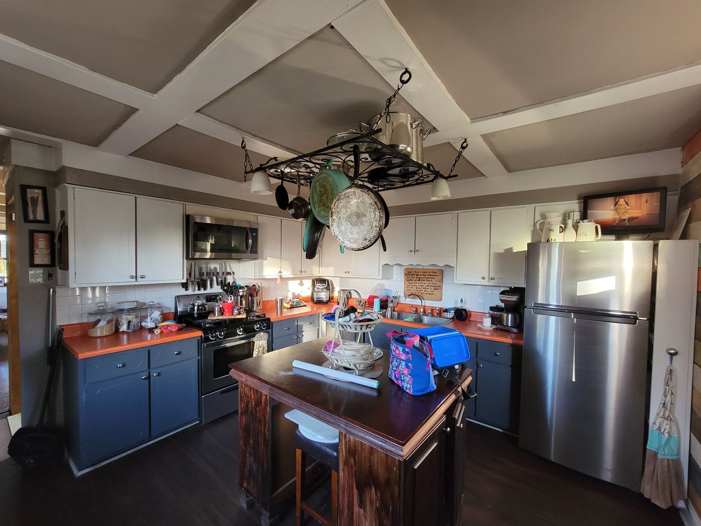 Spacious Two Story on Thunderbolt Marsh View – photo 2