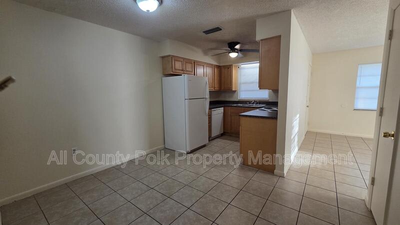 1010 Jacks St – photo 4