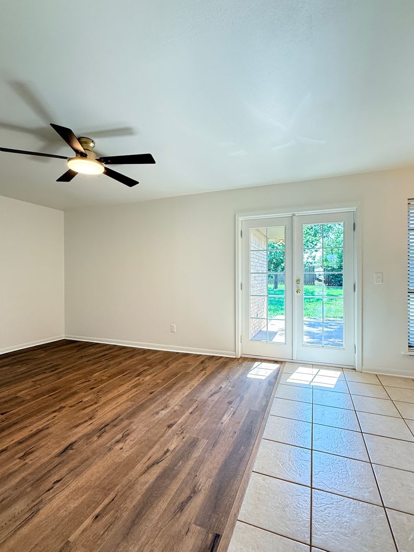 Beautiful 4 Bedroom 1.5 Bath – photo 3