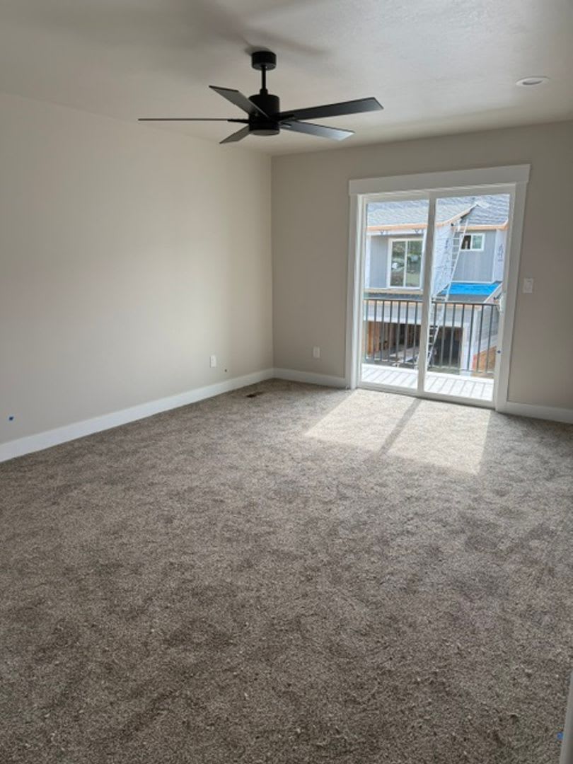 Beautiful new construction town home with amazing views – photo 2