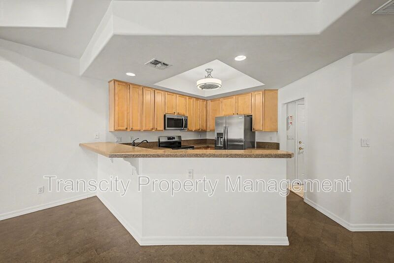 4202 E Broadway Rd – photo 5