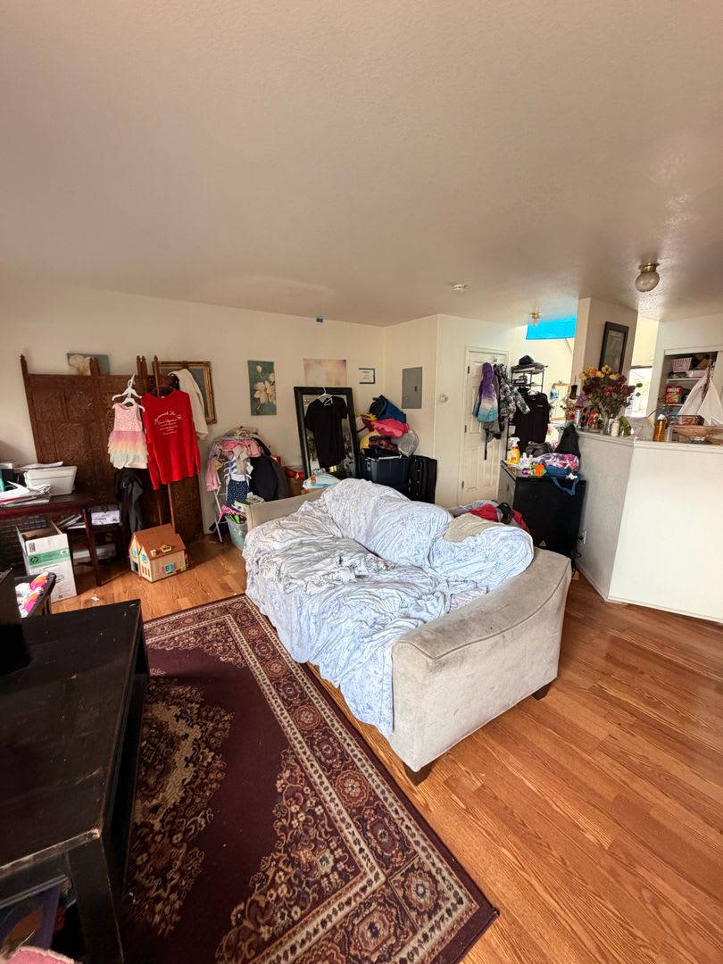 Spacious Aurora Townhome – Convenient Location! – photo 4