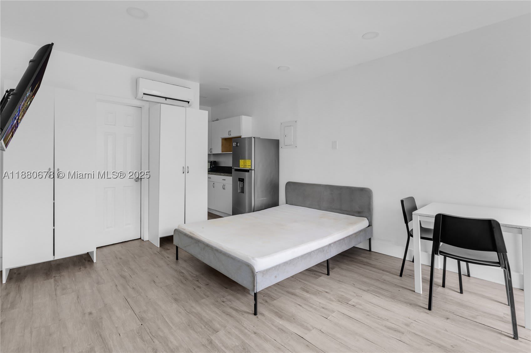 110 NW 9th Ave – photo 2