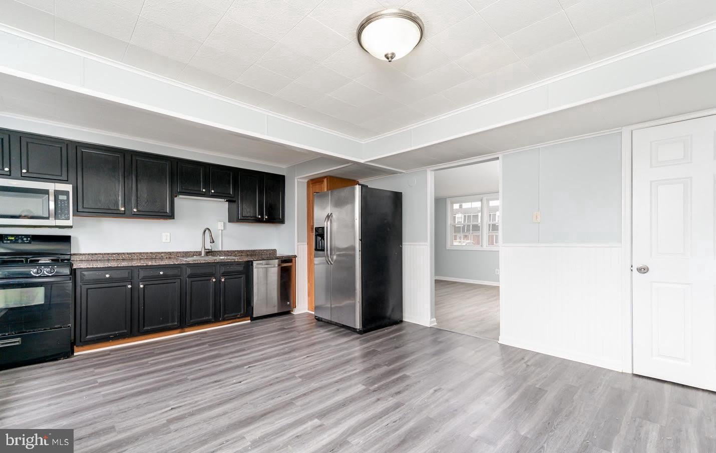 2020 Dineen Drive – photo 5
