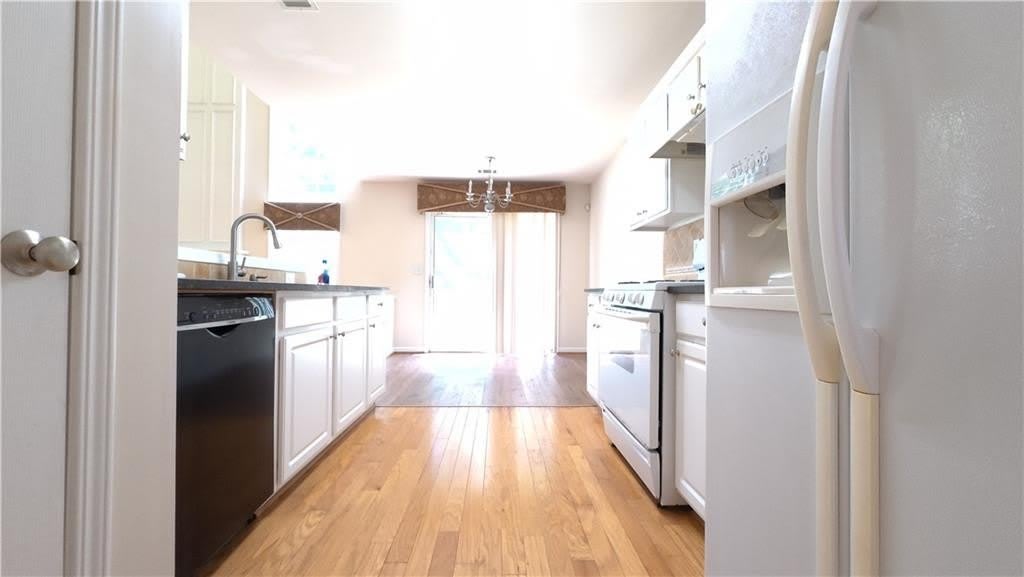 135 Friars Head Drive – photo 3