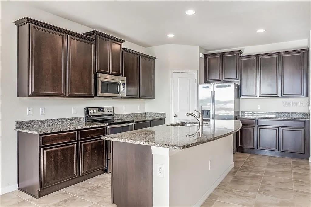 9215 MOUNTAIN MAGNOLIA Drive – photo 2