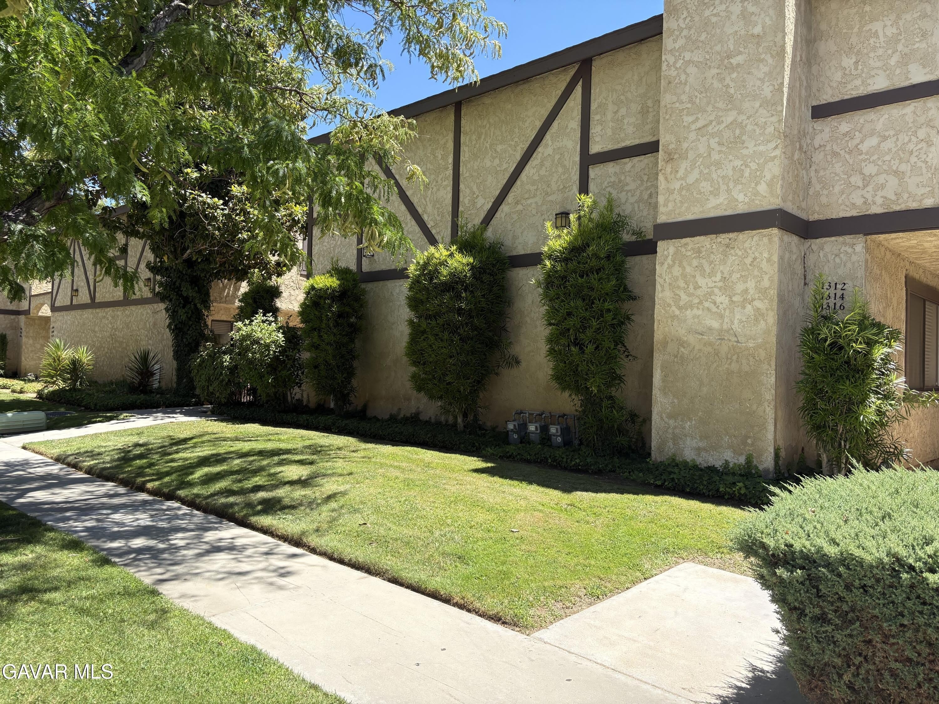 1312 W Avenue J4 – photo 2