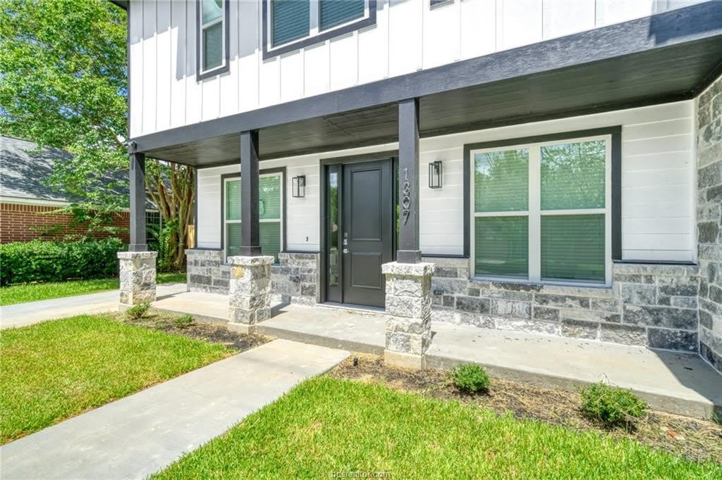 1307 Bayou Woods Drive – photo 4