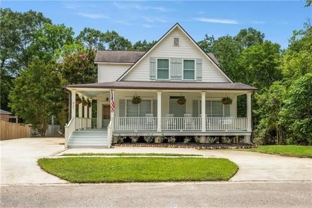 921 Carriage Way – photo 1