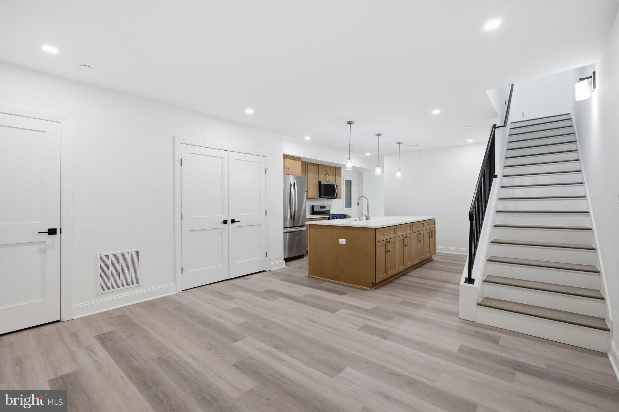 2404 N CAPITOL Street NW – photo 4