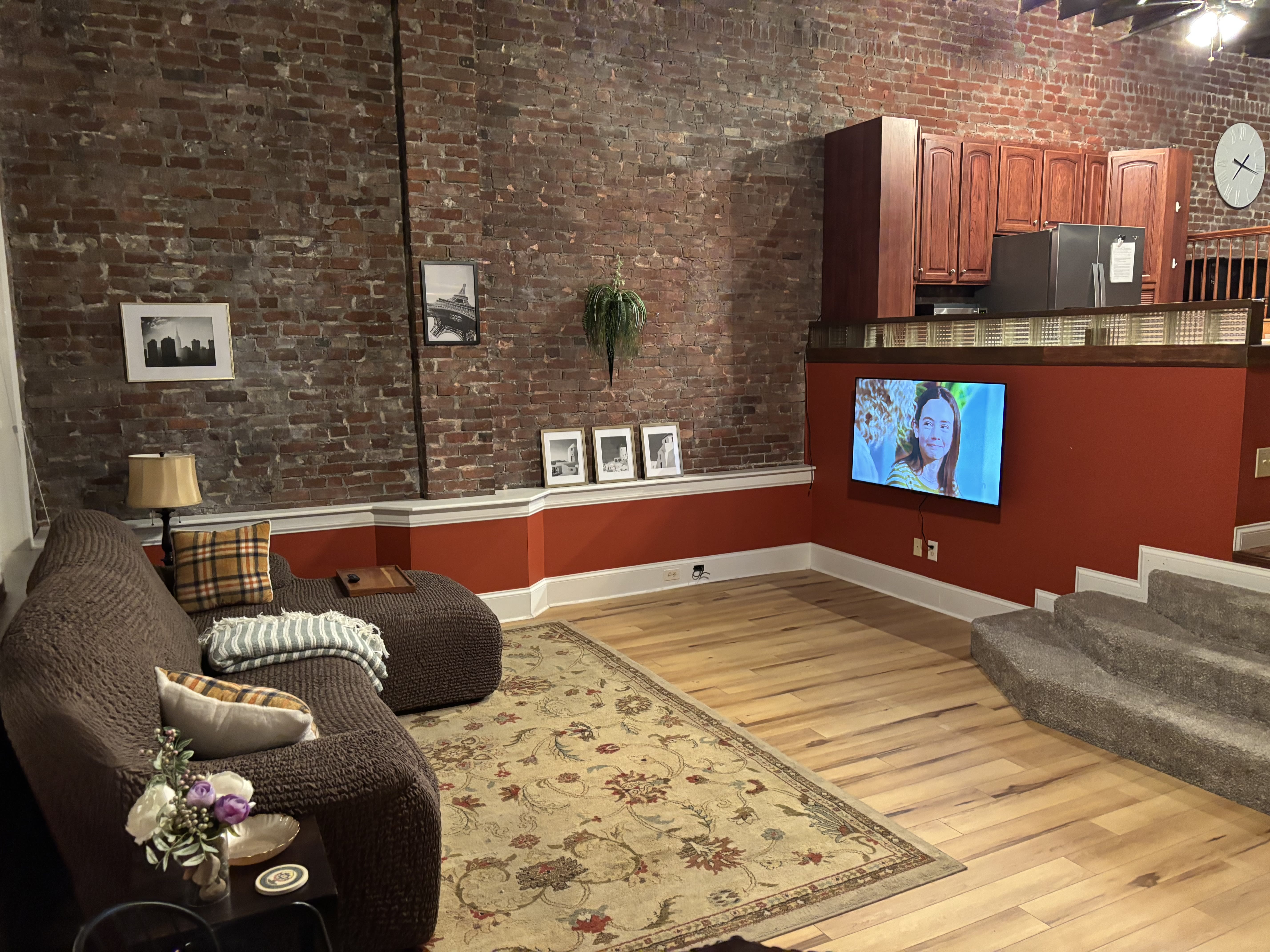 413 Broadway St – photo 4