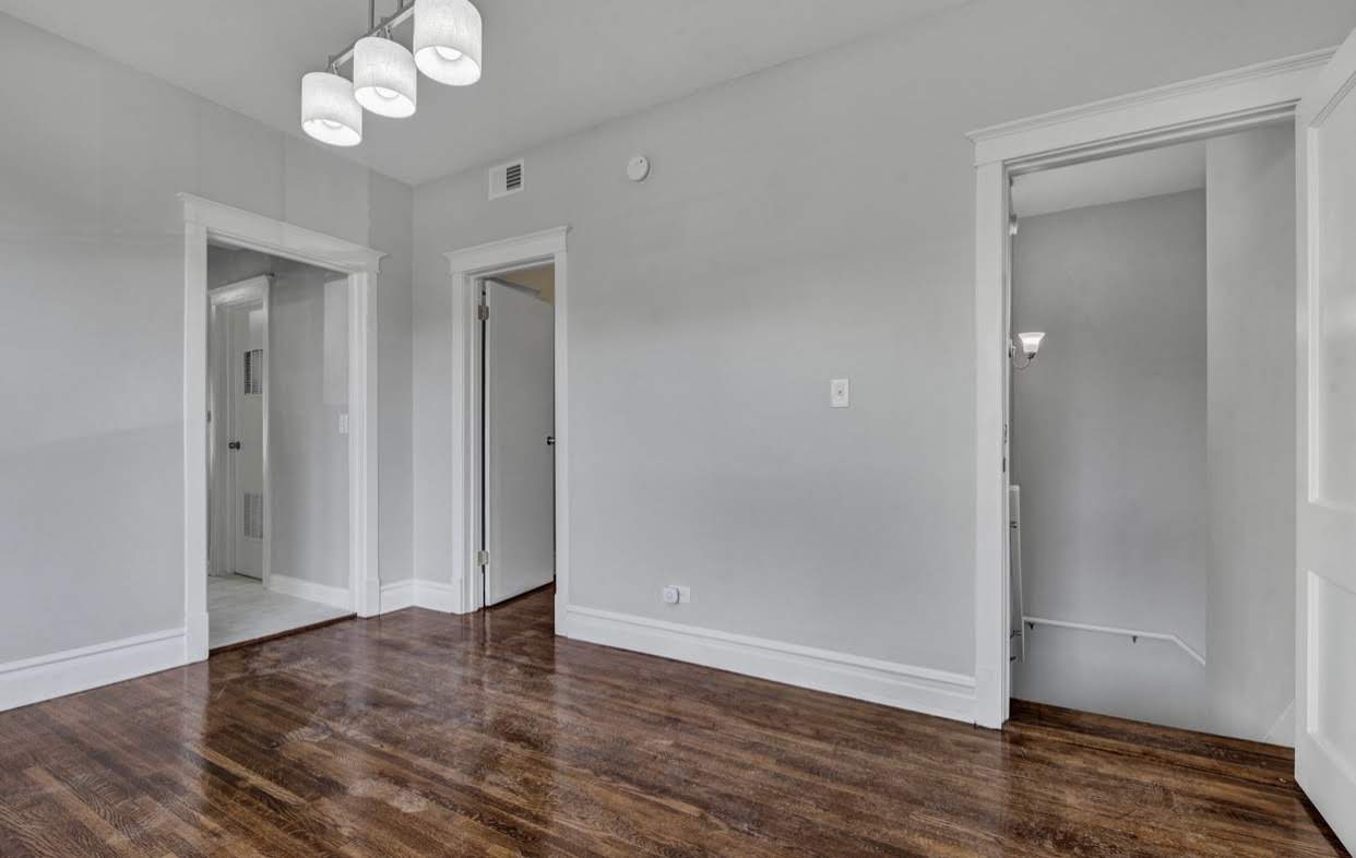 7136 South Michigan Avenue – photo 4