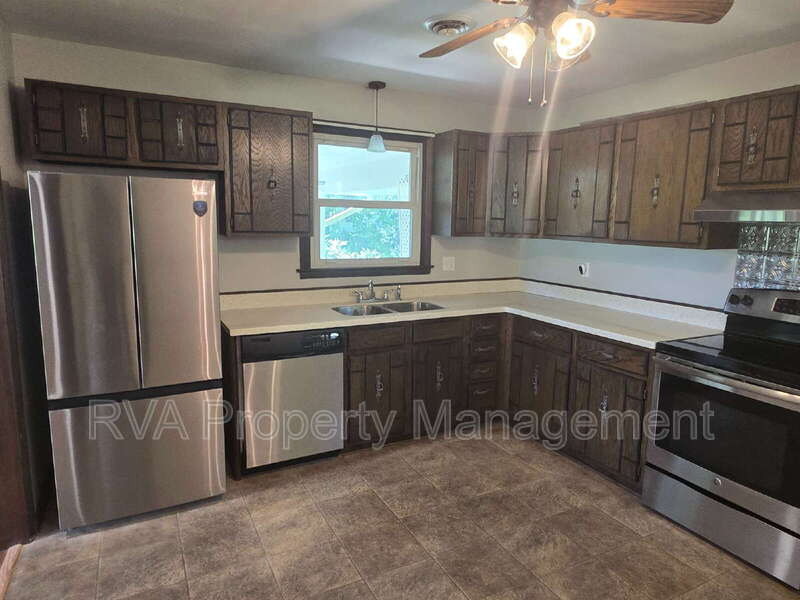 4476 Country Walk Lane – photo 5