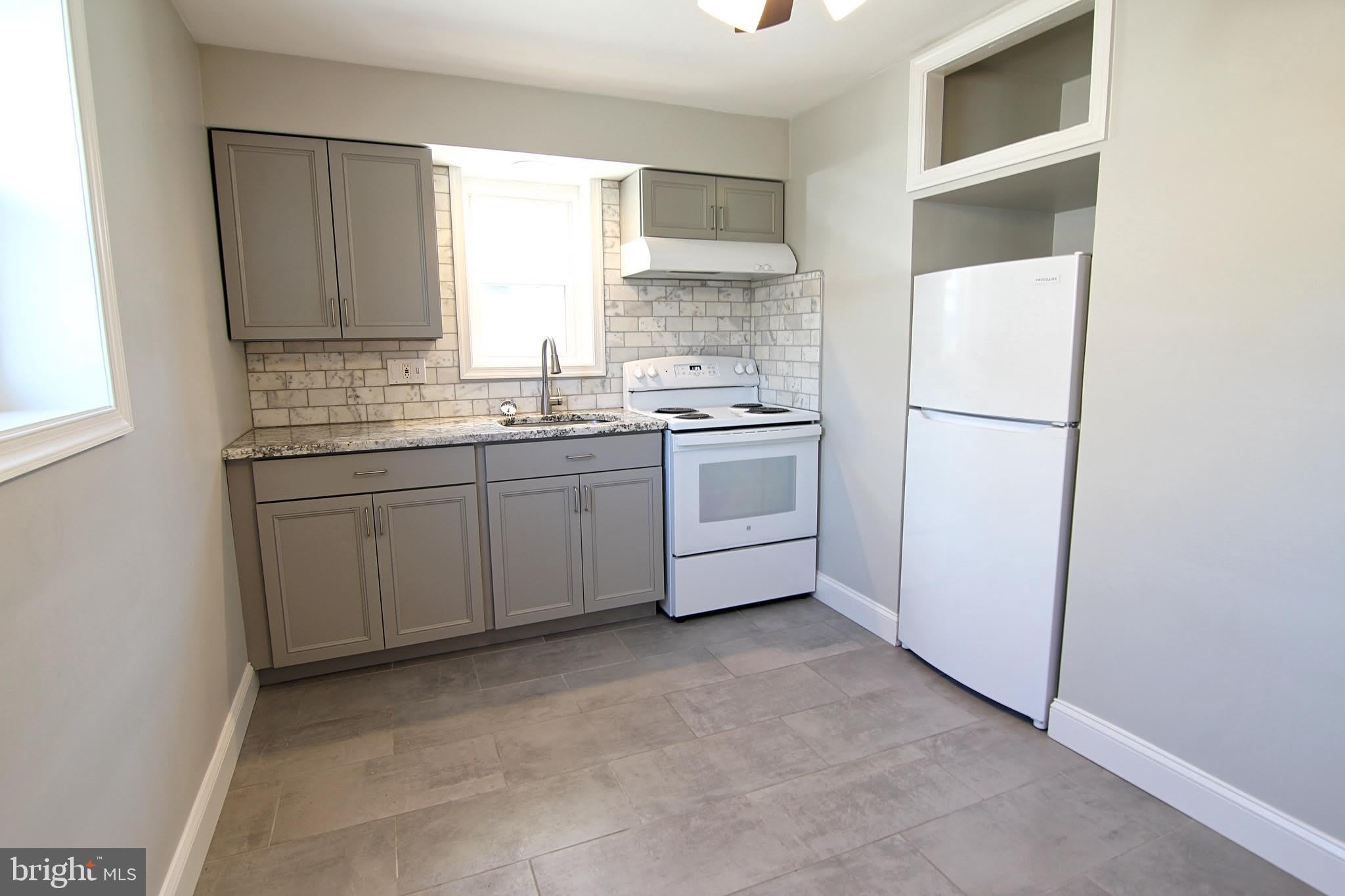 304 W 6TH Street – photo 4