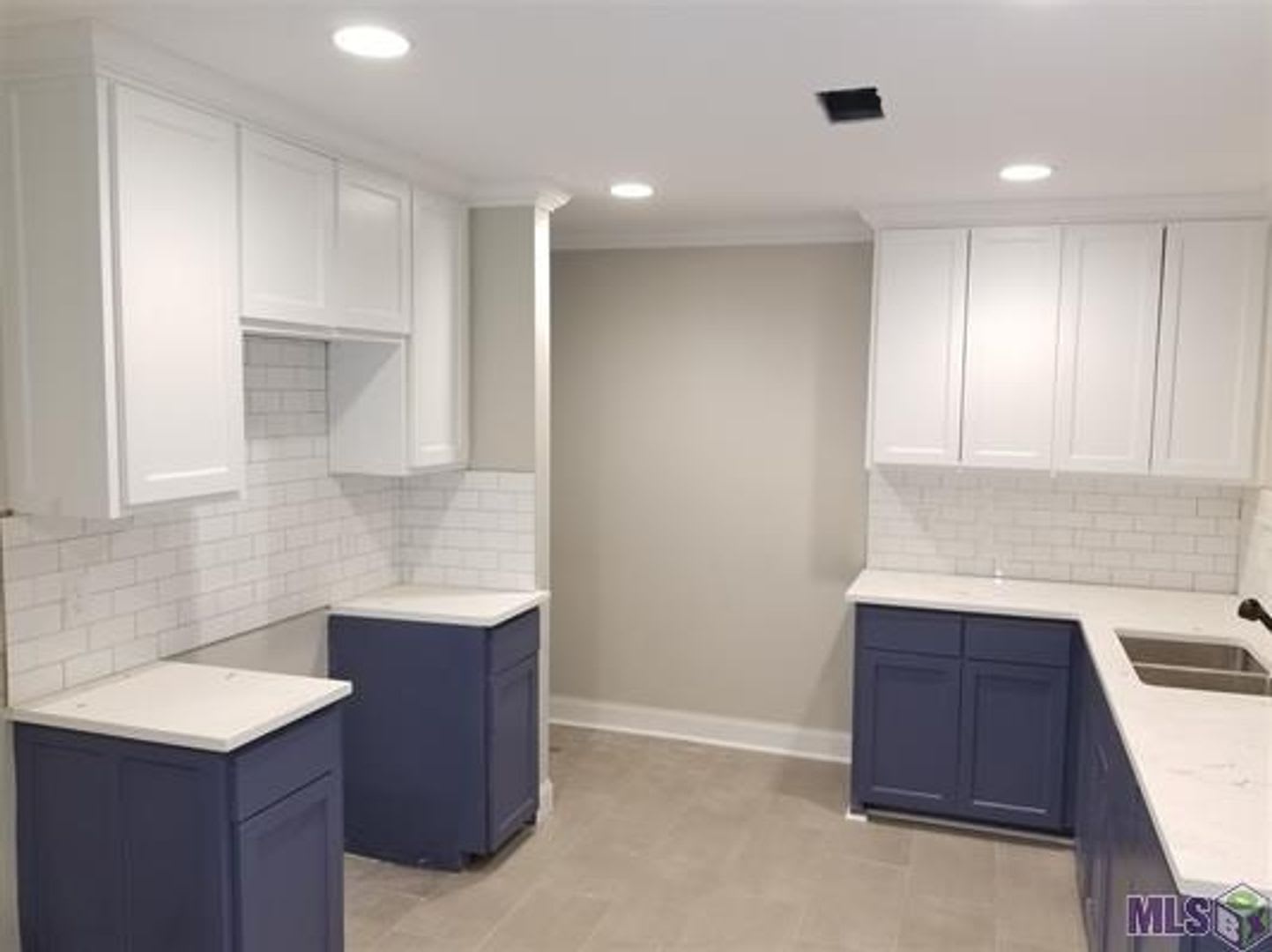 3 bedrooms 2 baths – photo 2