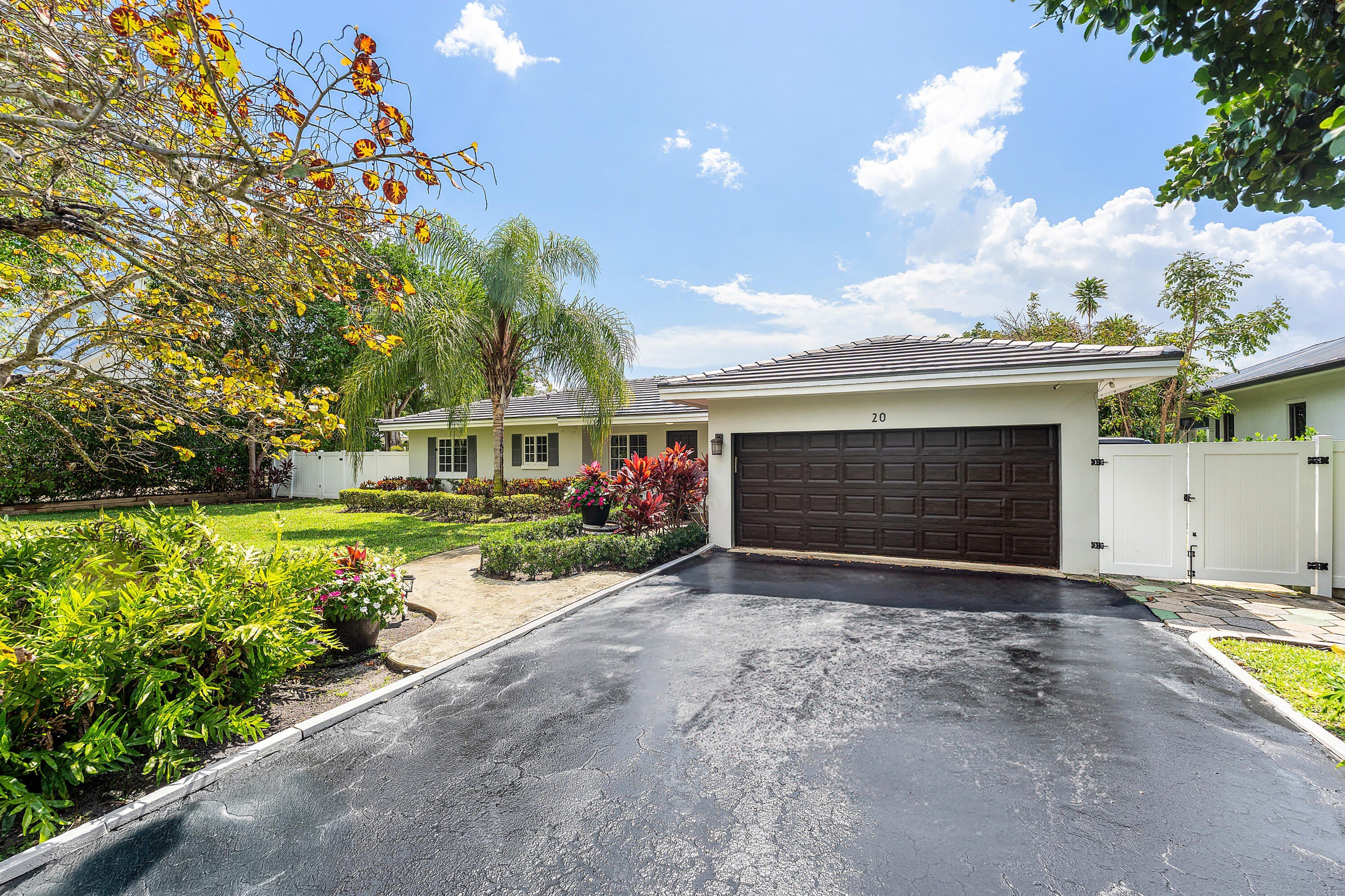 20 NW 11th Street – photo 1