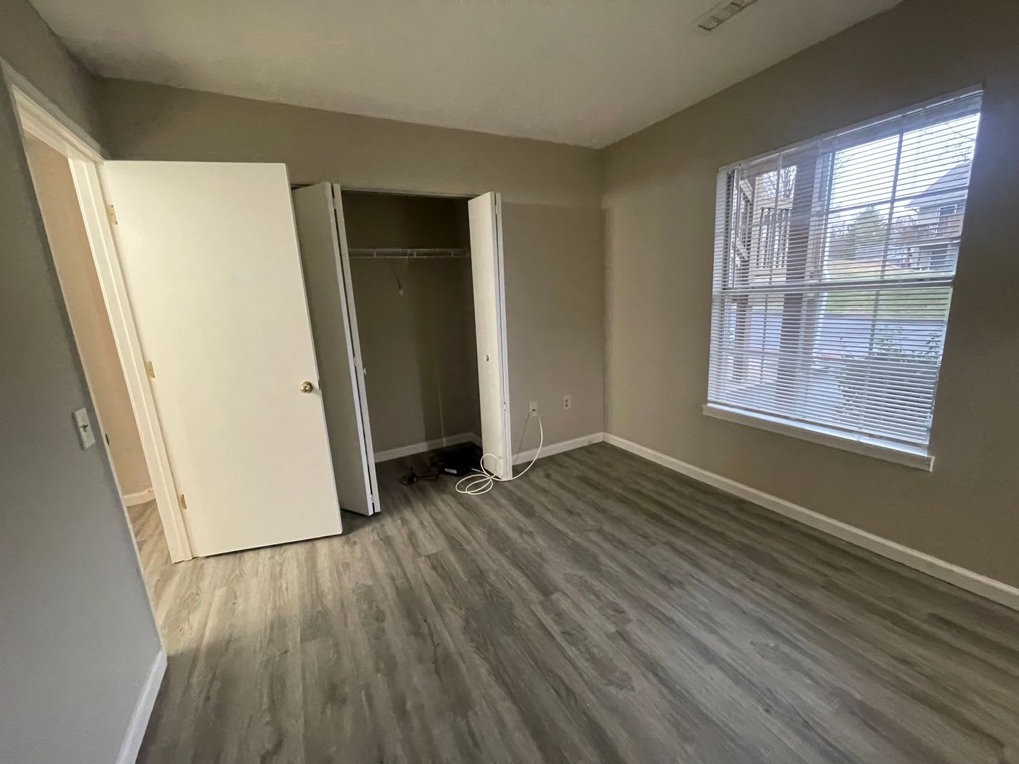 Nice 1 Bedroom 1 Bath Unfurnished Condo Recently Renovated – photo 4