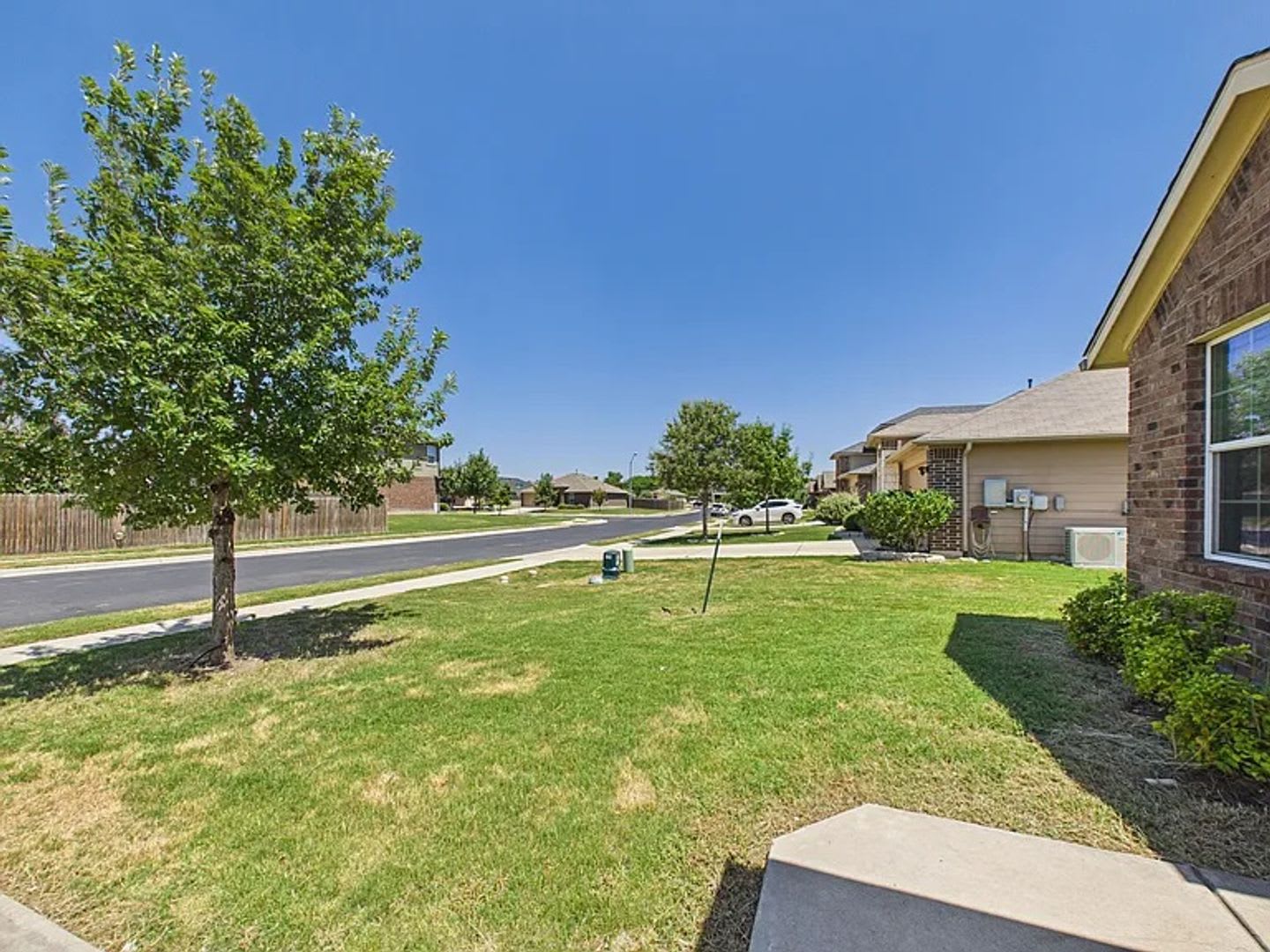Spacious One Level Home In Glenwood – photo 2