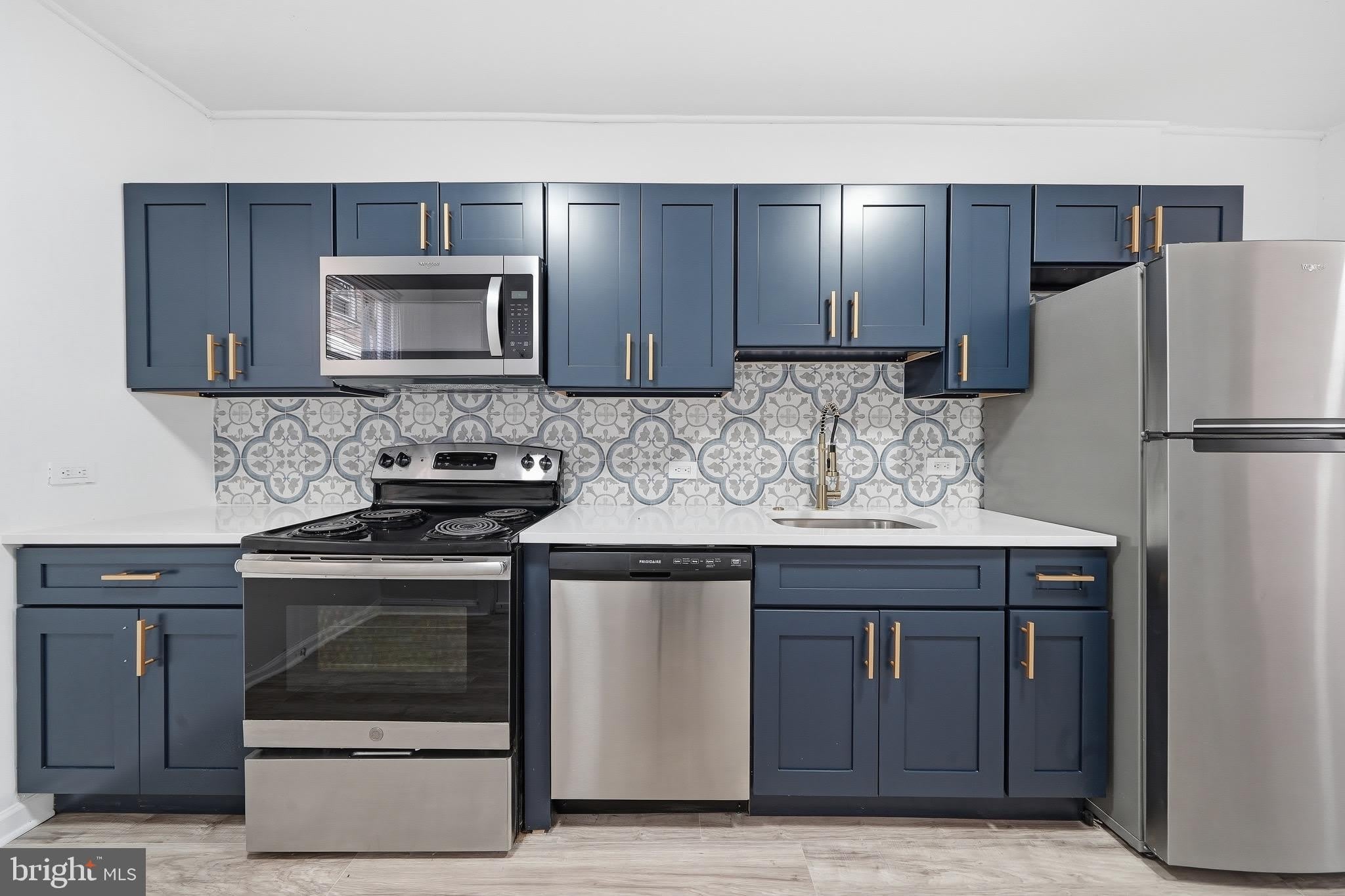 2062 E STELLA Street – photo 3