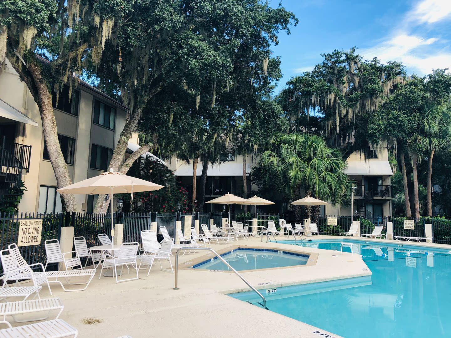 2Br Villa Near Coligny Plaza 500 Off First Month Available Sept 1 – photo 3