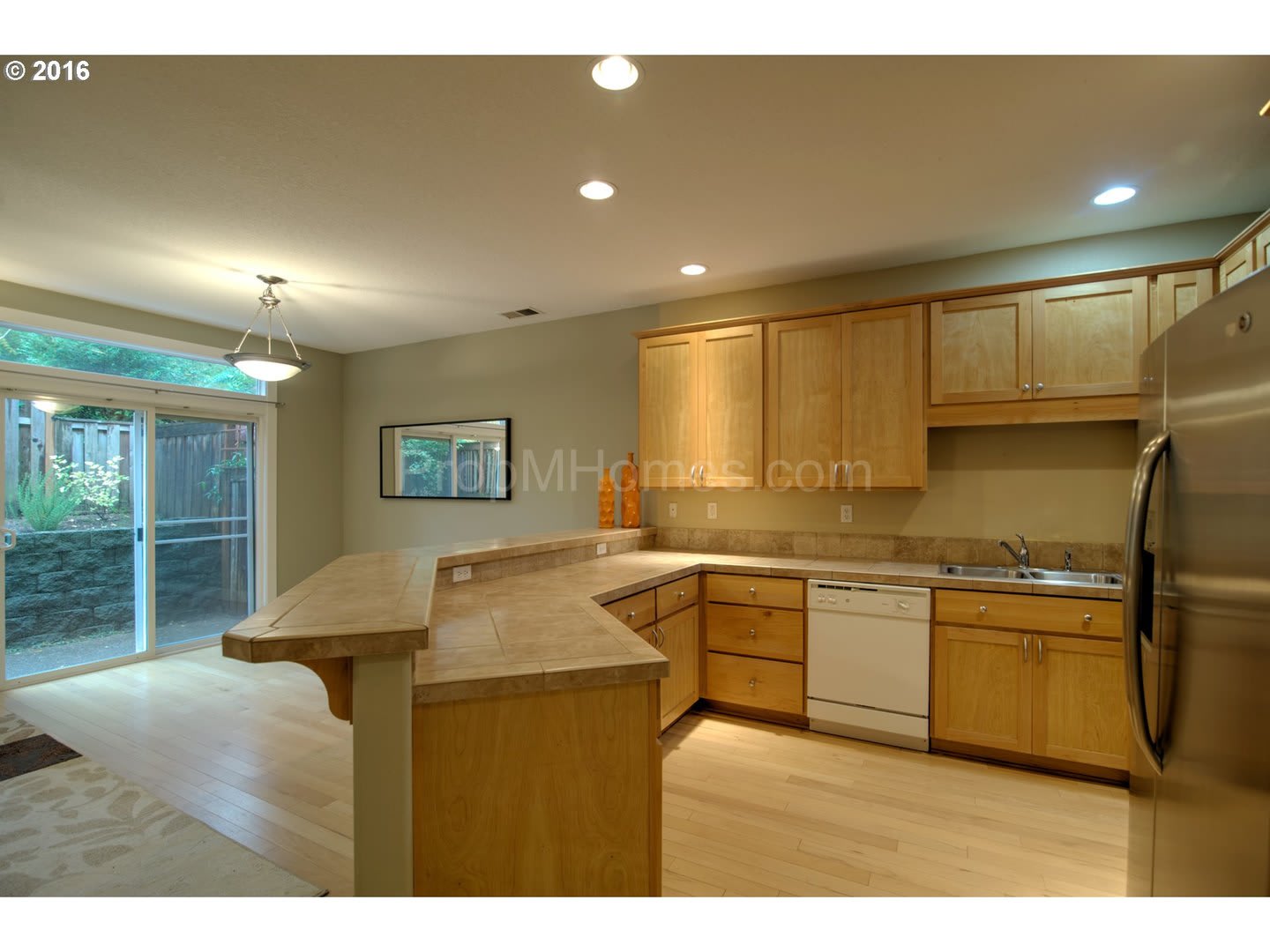 Excellent Beaverton Three Bedroom Townhome in Murray Grove! – photo 4