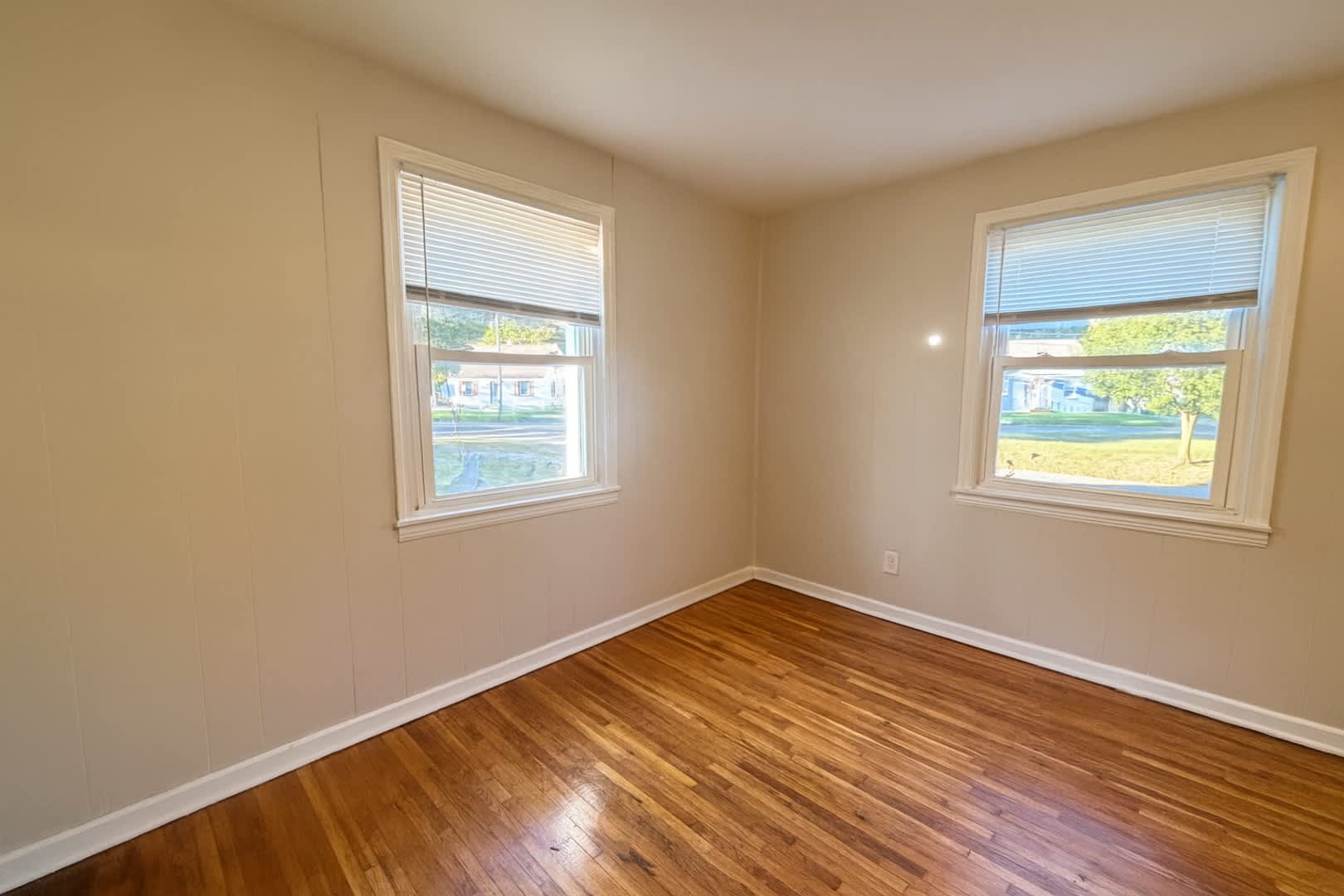 3 Bed 1 Bath – Rental On Millbrook Road – photo 4