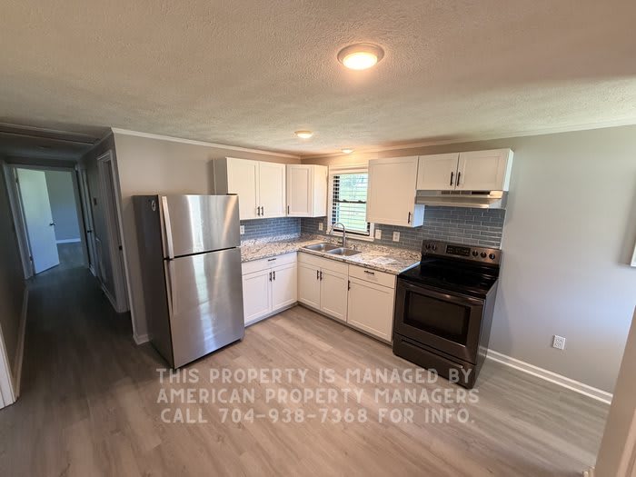 1475 Crowell Street – photo 3