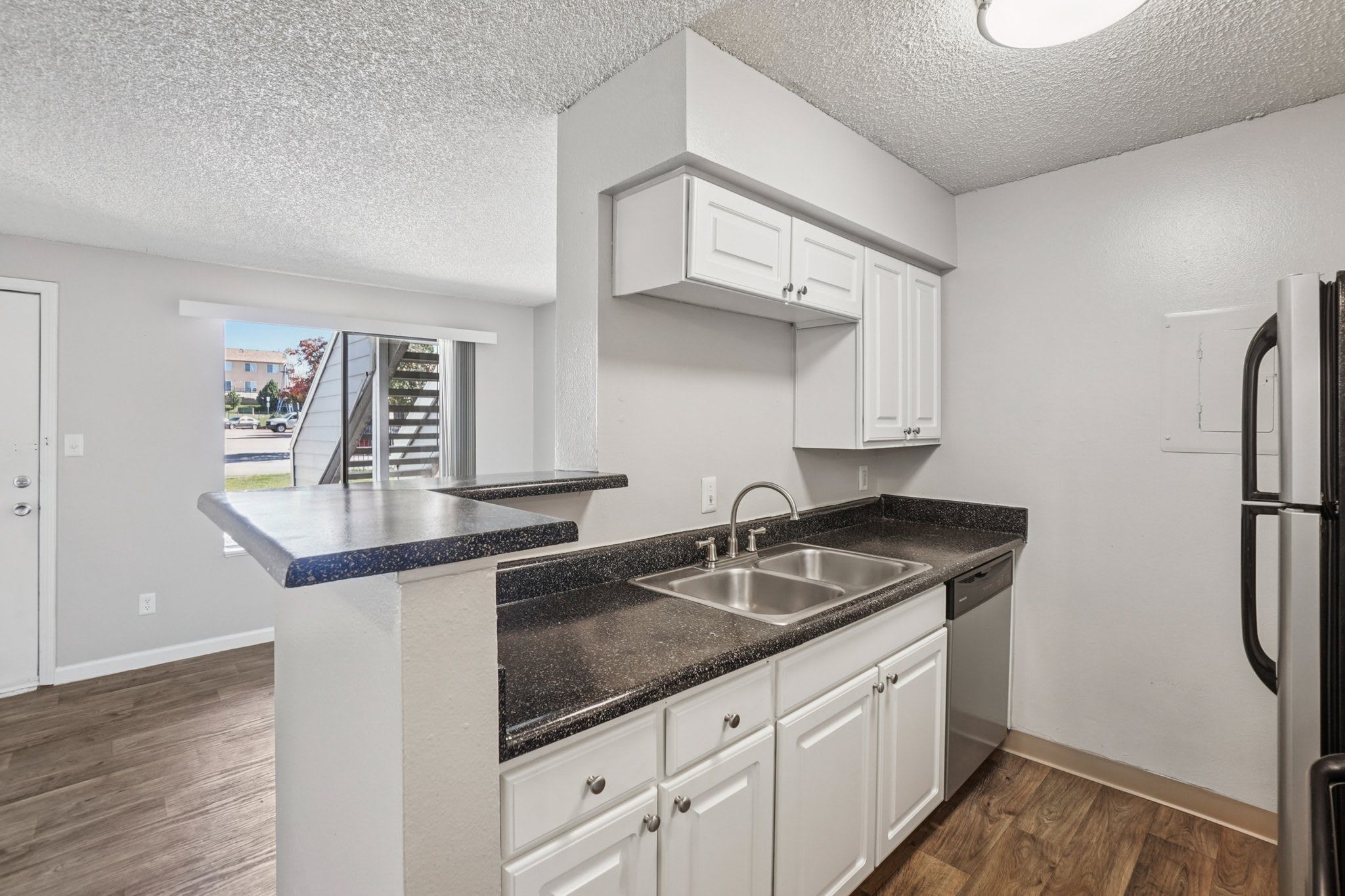 Windmill Apartments – photo 5